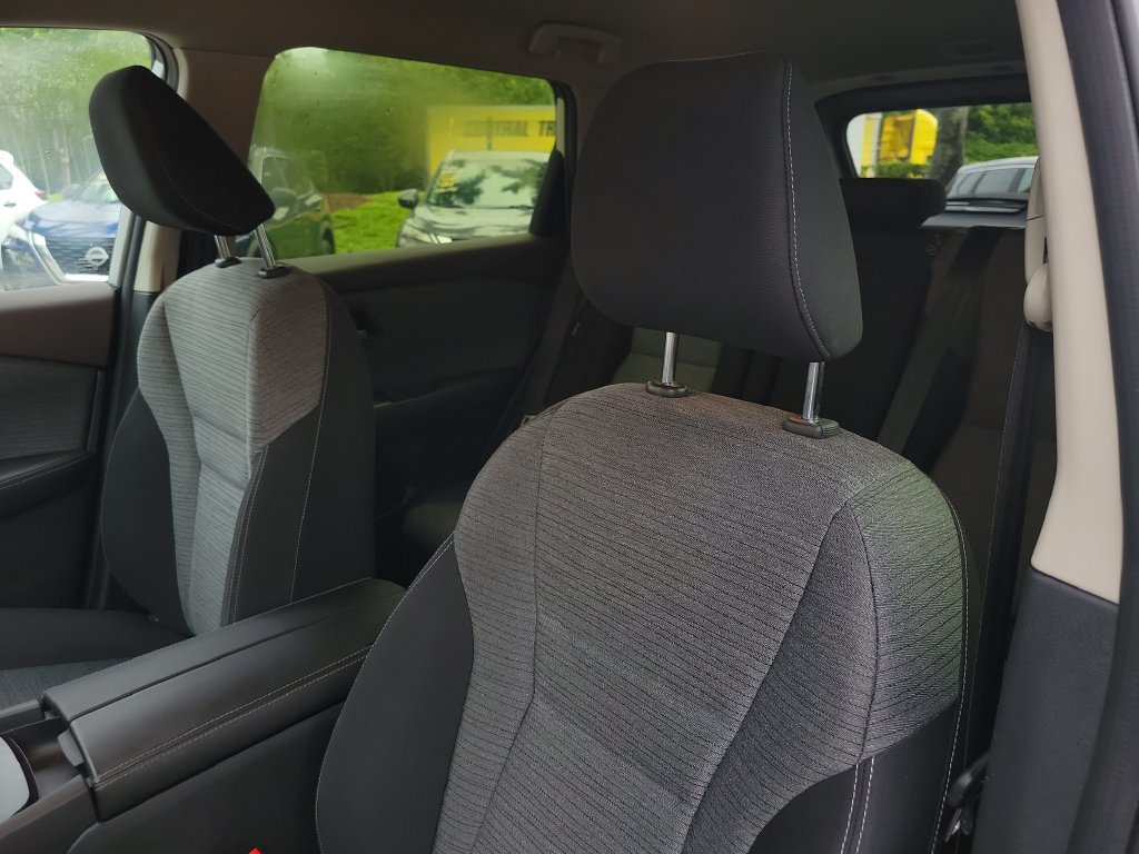 Certified 2023 Nissan Rogue SV FWD image 15