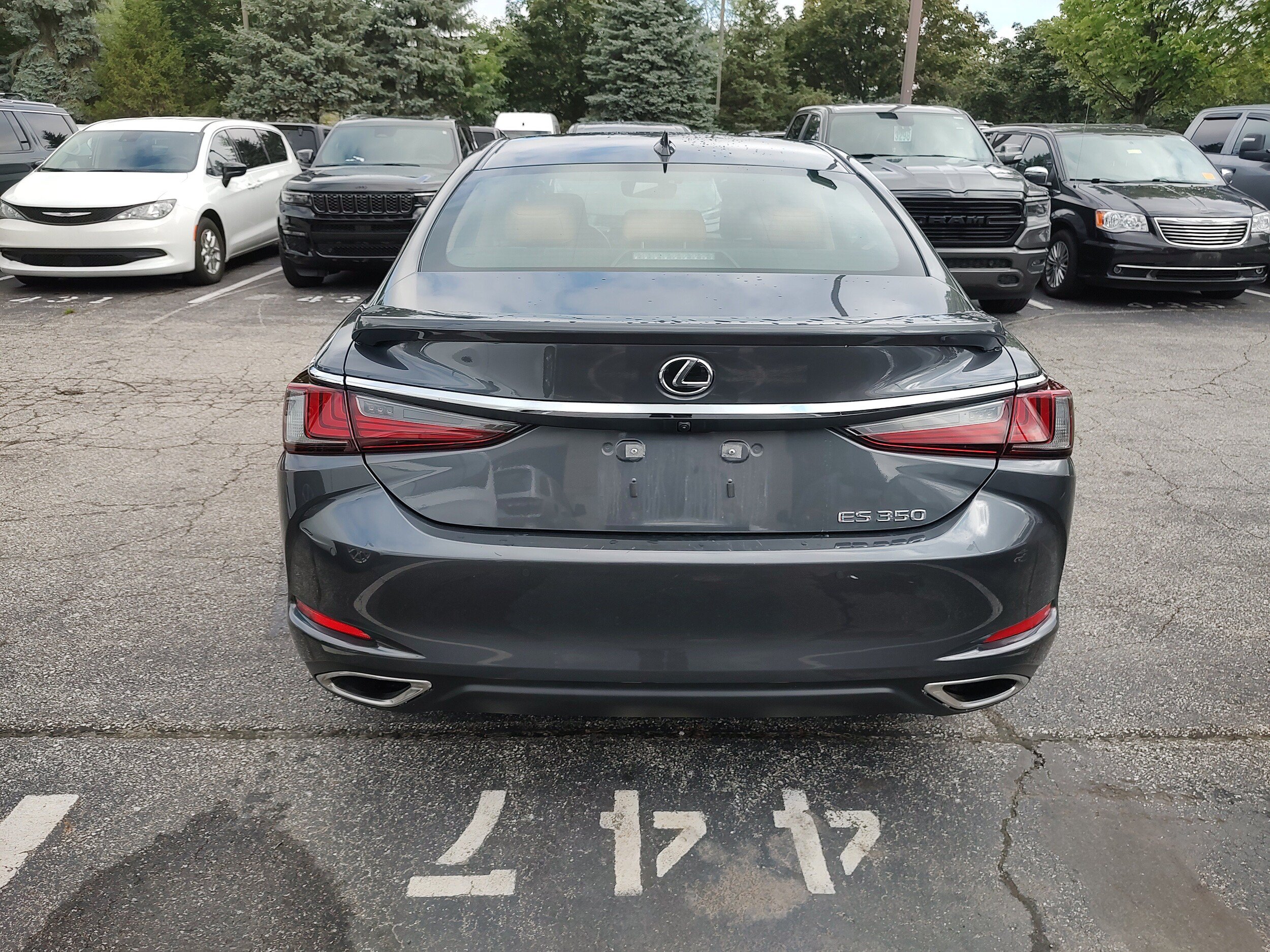 Used 2024 Lexus ES 350 w/ Premium Package FWD image 3