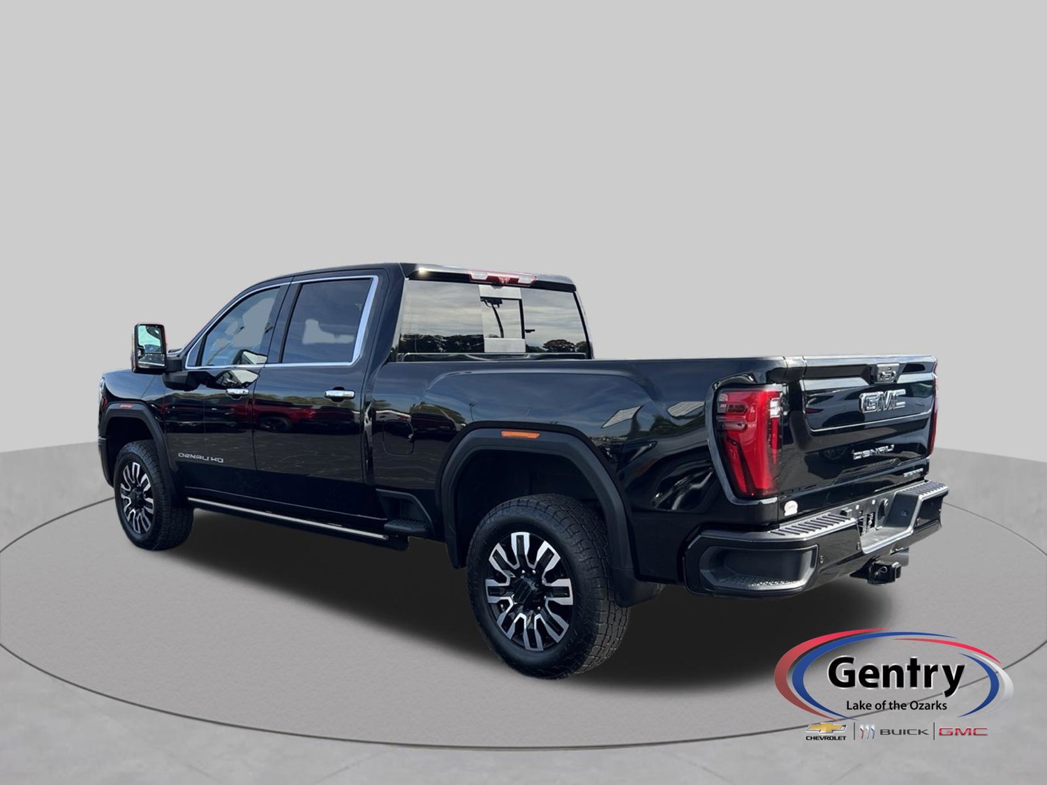 Used 2024 GMC Sierra 2500 Denali Ultimate AWD/4WD image 3