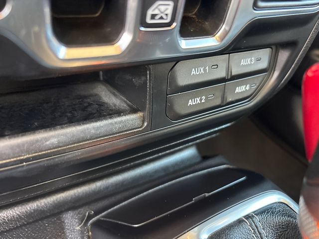 Used 2019 Jeep Wrangler Unlimited Sahara AWD/4WD image 24