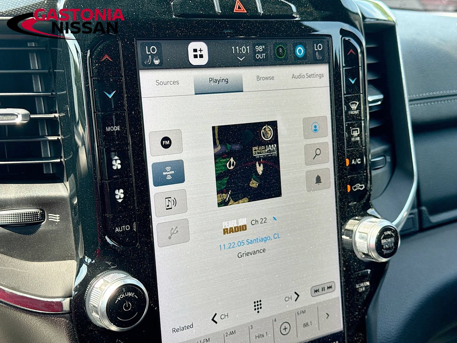 Used 2022 RAM 1500 Laramie w/ Sport Appearance Package AWD/4WD image 19