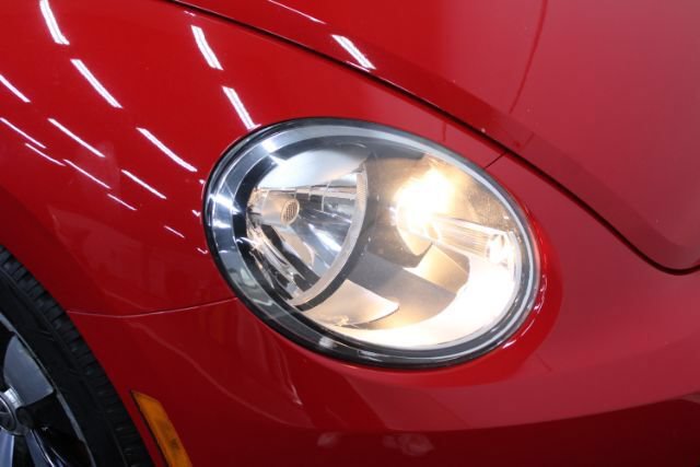 Used 2013 Volkswagen Beetle 2.0T FWD image 25