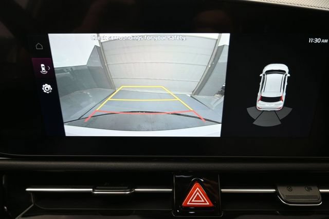Used 2024 Kia Niro EX Touring FWD image 3