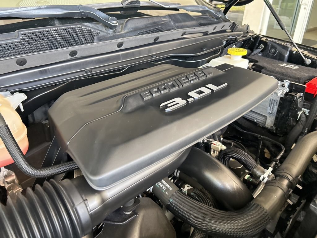 Used 2022 RAM 1500 Laramie AWD/4WD image 12