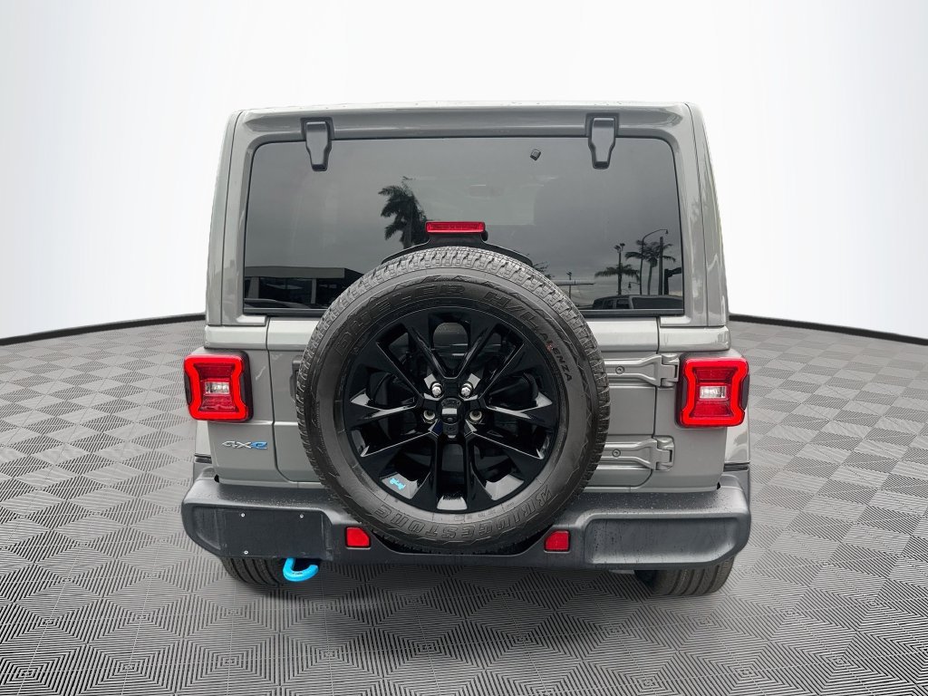 Used 2022 Jeep Wrangler Unlimited Sahara AWD/4WD image 7