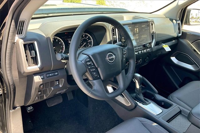 New 2025 Nissan Frontier SV w/ SV Convenience Package image 5