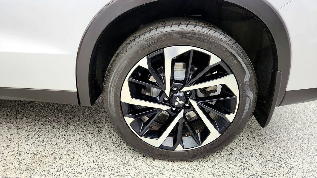 Used 2022 Mitsubishi Outlander ES AWD/4WD image 9