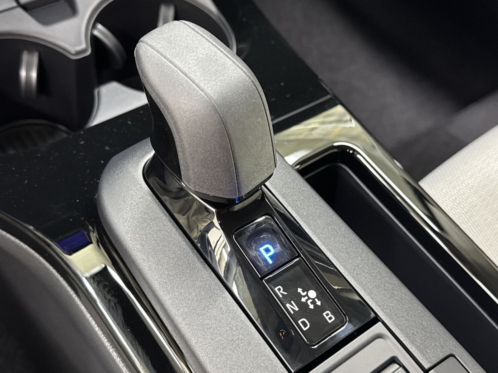 New 2027 Toyota Prius LE FWD image 30