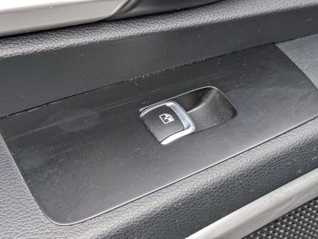 Used 2025 Kia Telluride S AWD/4WD image 29