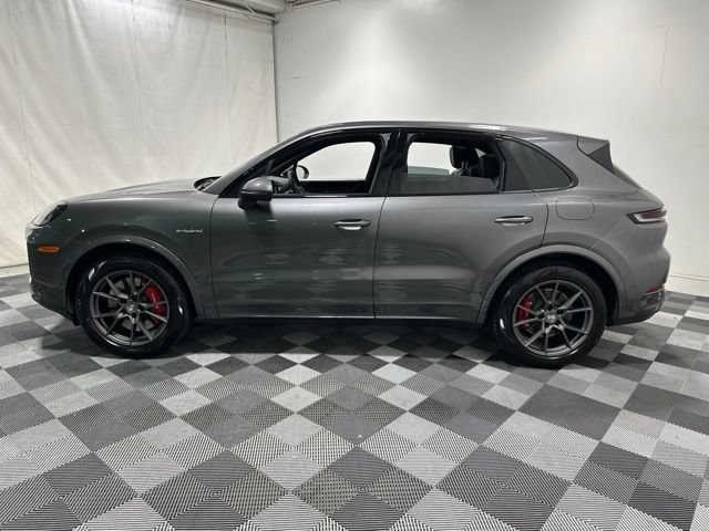 Used 2025 Porsche Cayenne S AWD/4WD image 8