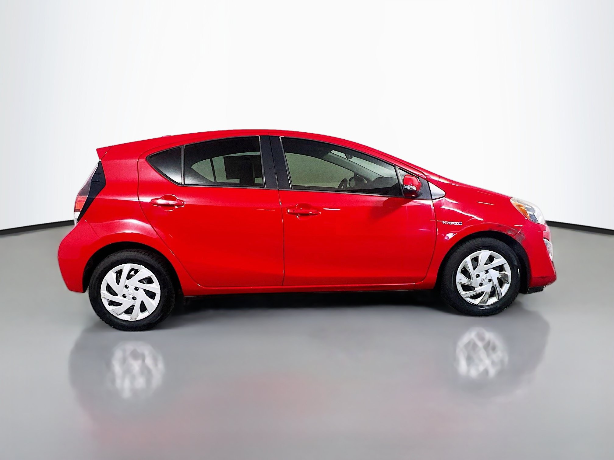 Used 2015 Toyota Prius C One FWD image 3