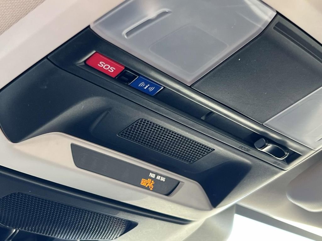 Used 2024 Subaru Crosstrek 2.0i Premium image 33