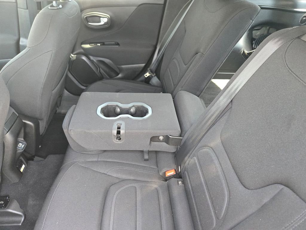 Used 2021 Jeep Renegade Latitude w/ Convenience Group AWD/4WD image 9