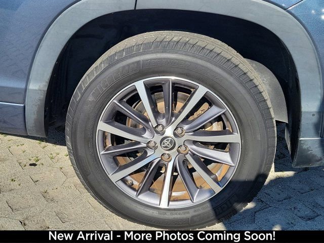 Used 2018 Toyota Highlander XLE image 4