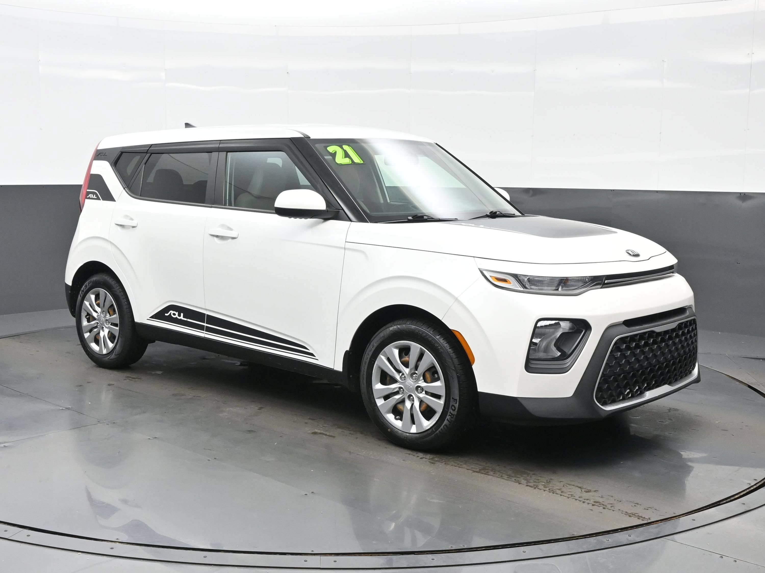 Used 2021 Kia Soul LX FWD image 8