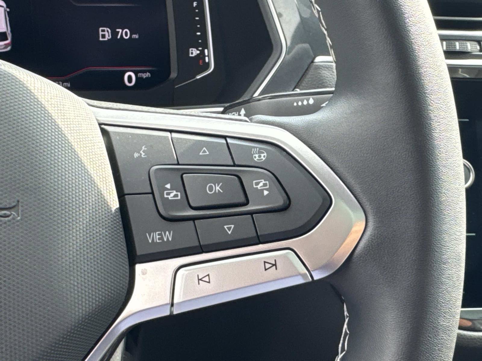 Certified 2023 Volkswagen Tiguan SEL R-Line image 21