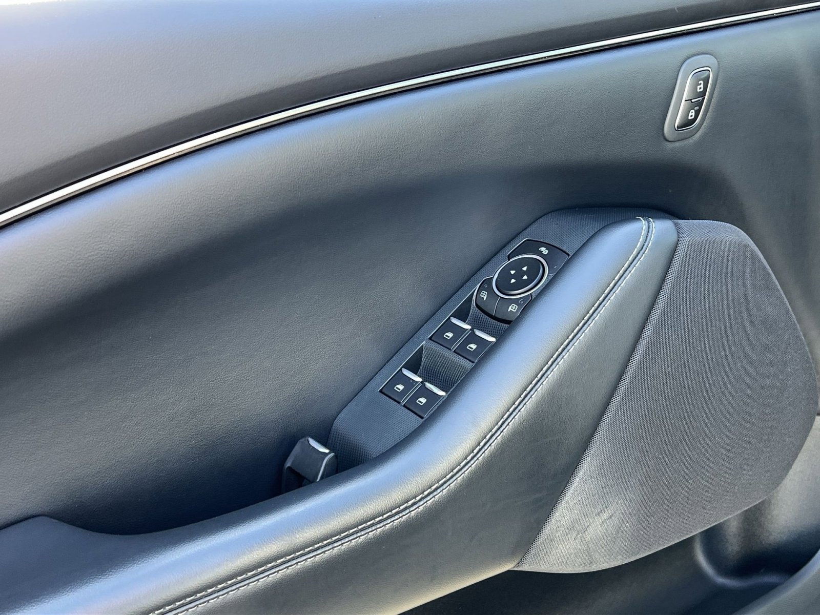 Used 2021 Ford Mustang Mach-E Select image 15