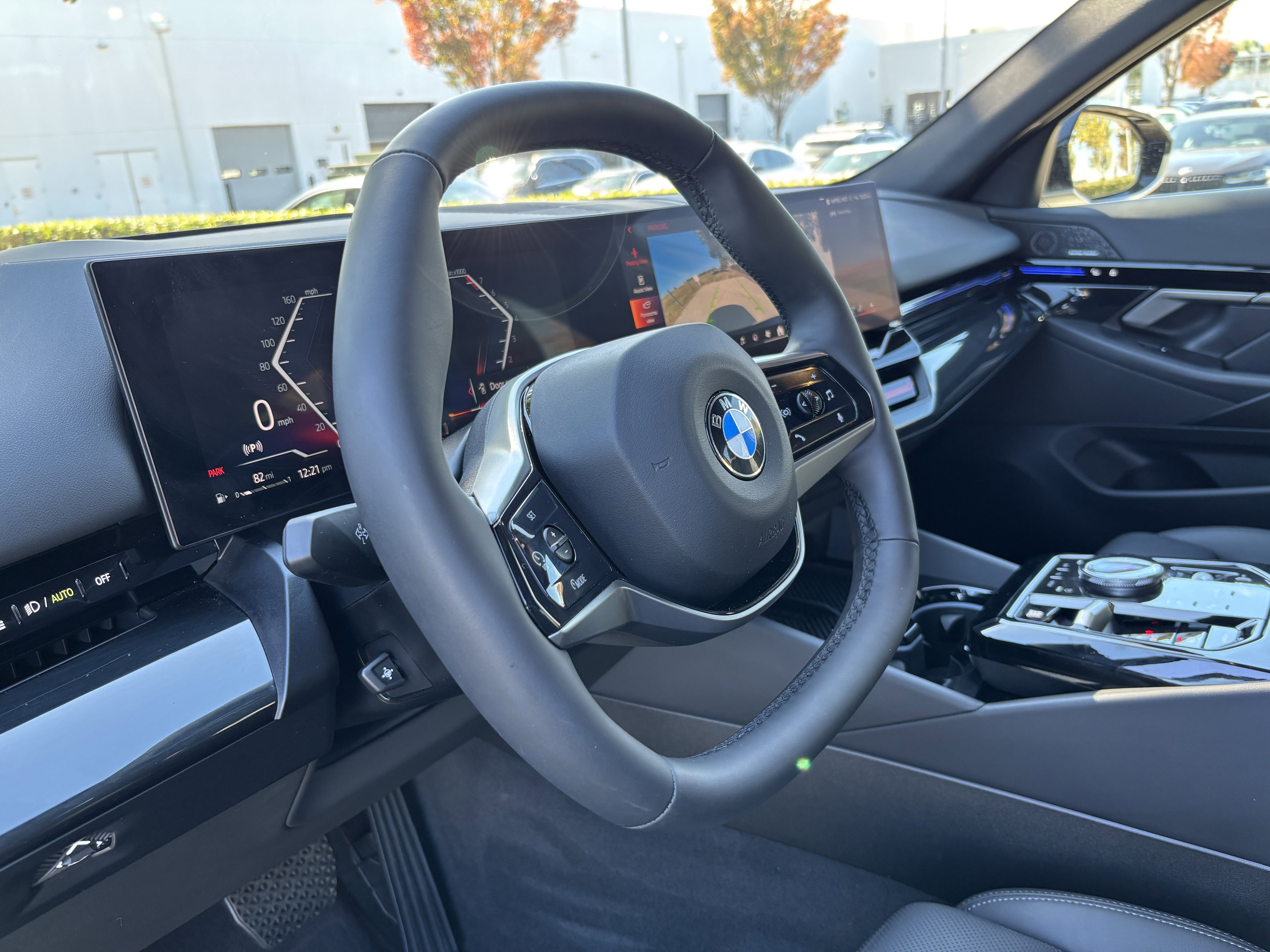 Used 2025 BMW 530i xDrive w/ Premium Package AWD/4WD image 16