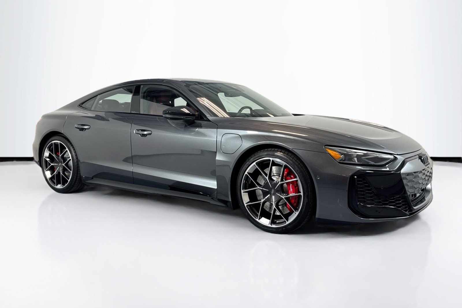 Used 2025 Audi RS e-tron GT performance w/ 21" Wheel Package AWD/4WD image 3