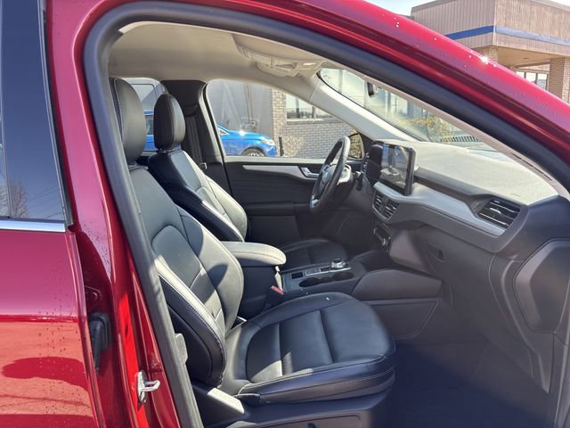 Certified 2023 Ford Escape Platinum w/ Class II Trailer Tow Package AWD/4WD image 28