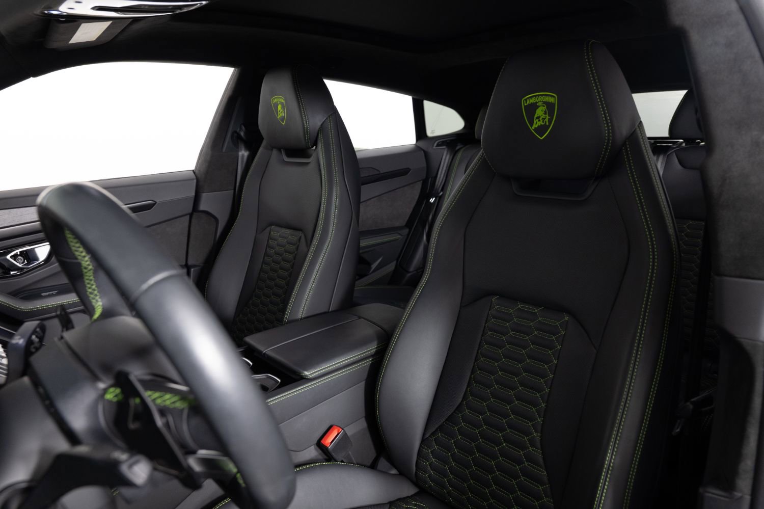 Used 2021 Lamborghini Urus AWD/4WD image 28