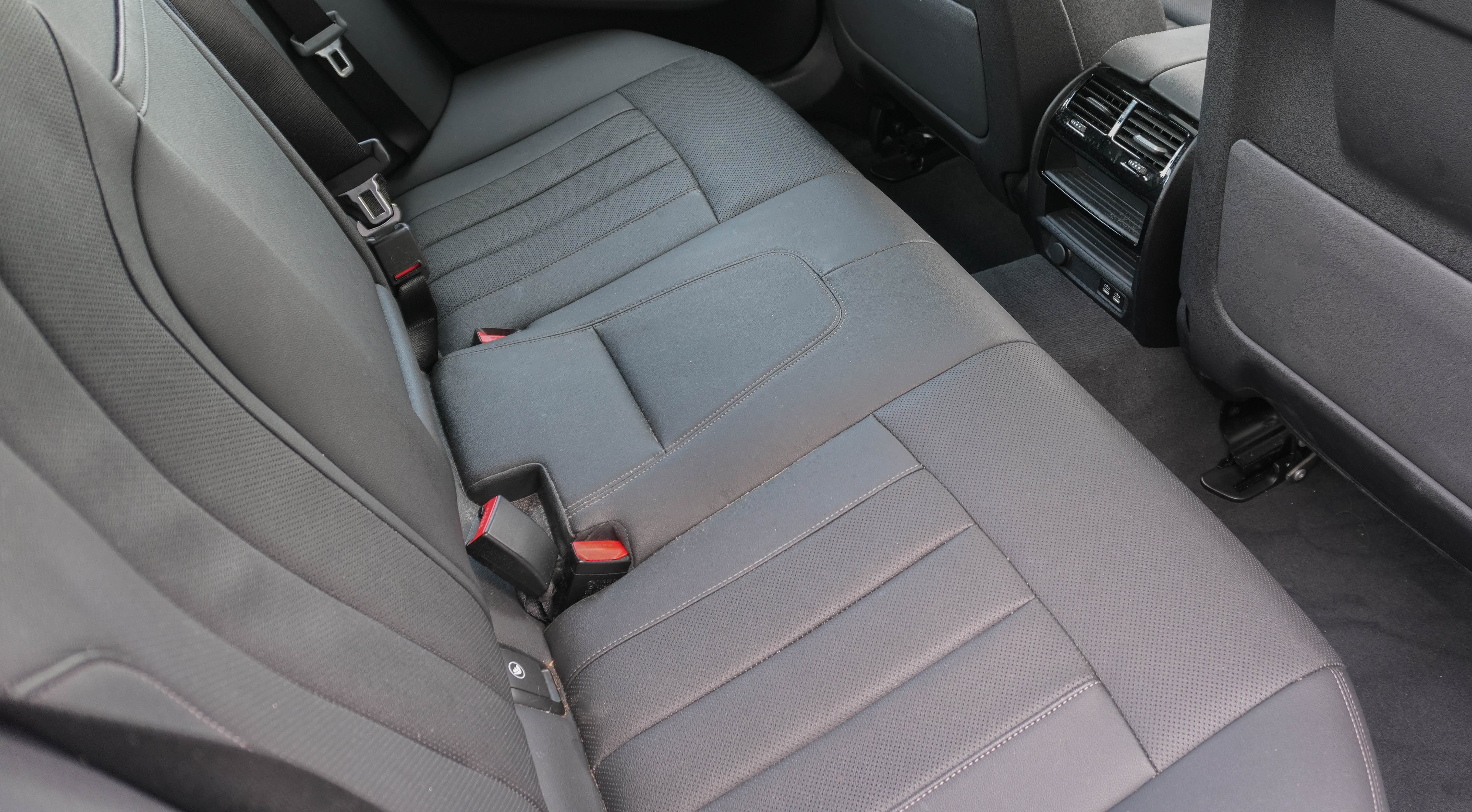 Certified 2023 BMW 530i xDrive w/ Premium Package image 33