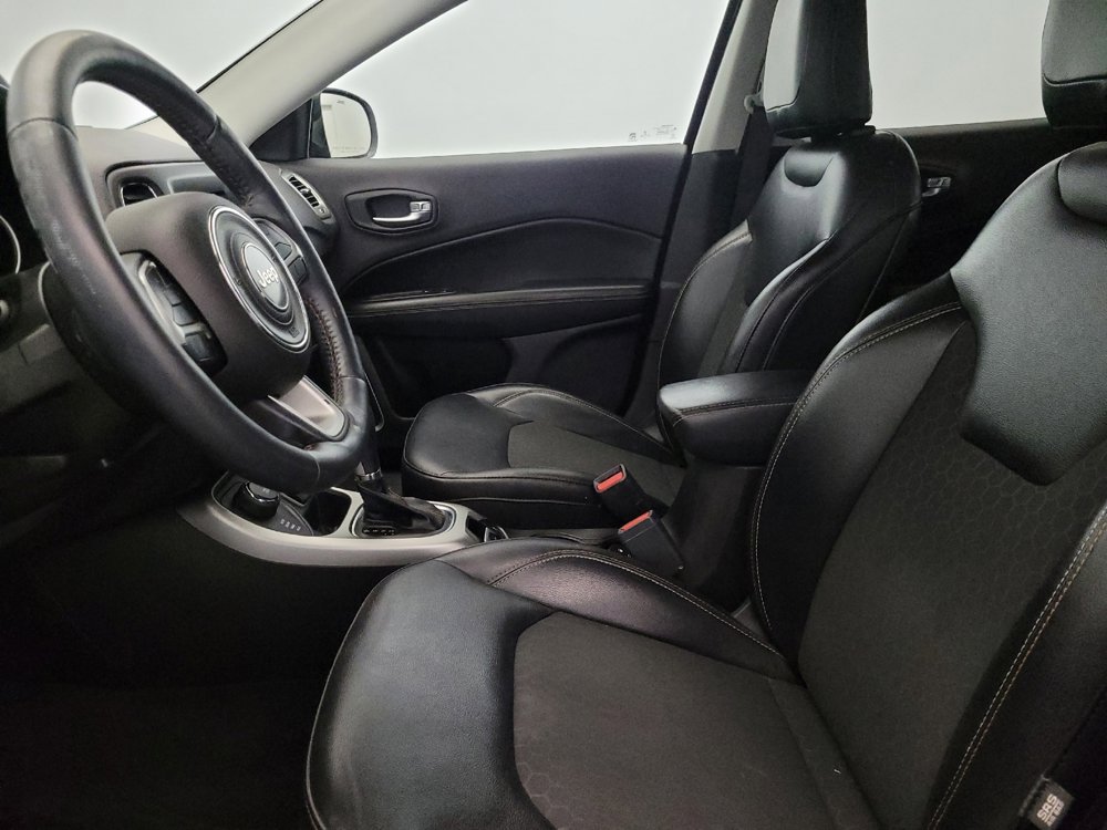 Used 2018 Jeep Compass Latitude w/ Popular Equipment Group AWD/4WD image 17