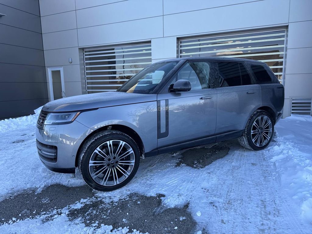 Used 2024 Land Rover Range Rover SE AWD/4WD image 3