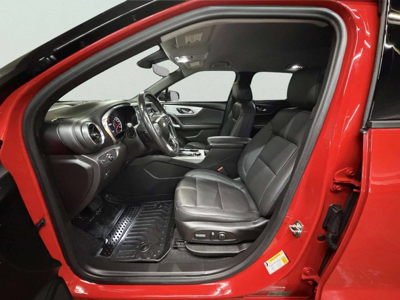 Used 2022 Chevrolet Blazer LT w/ Sound & Technology Package FWD image 16