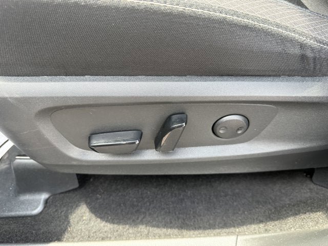 Used 2025 Nissan Pathfinder SV FWD image 16