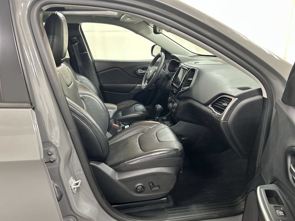 Used 2022 Jeep Cherokee Limited w/ Elite Package AWD/4WD image 24