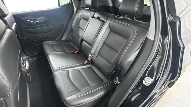 Used 2024 GMC Terrain SLT image 12