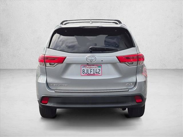 Used 2019 Toyota Highlander XLE FWD image 7