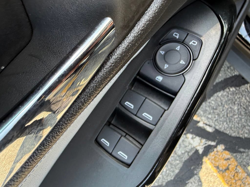 Used 2026 Chevrolet Trax LT w/ Sunroof Package FWD image 22