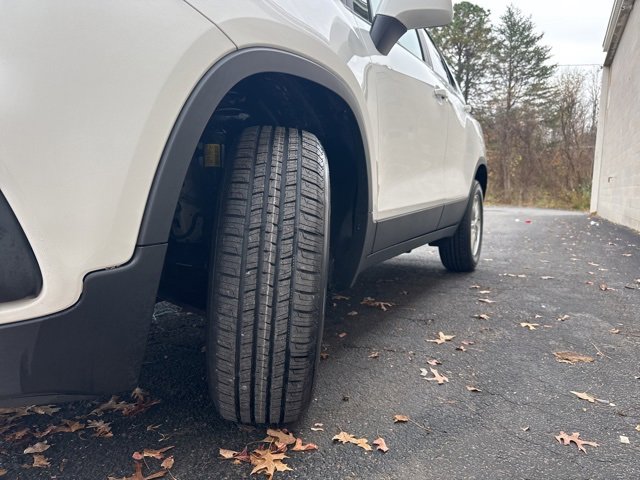 Used 2021 Chevrolet Trax LT w/ Driver Confidence Package image 26