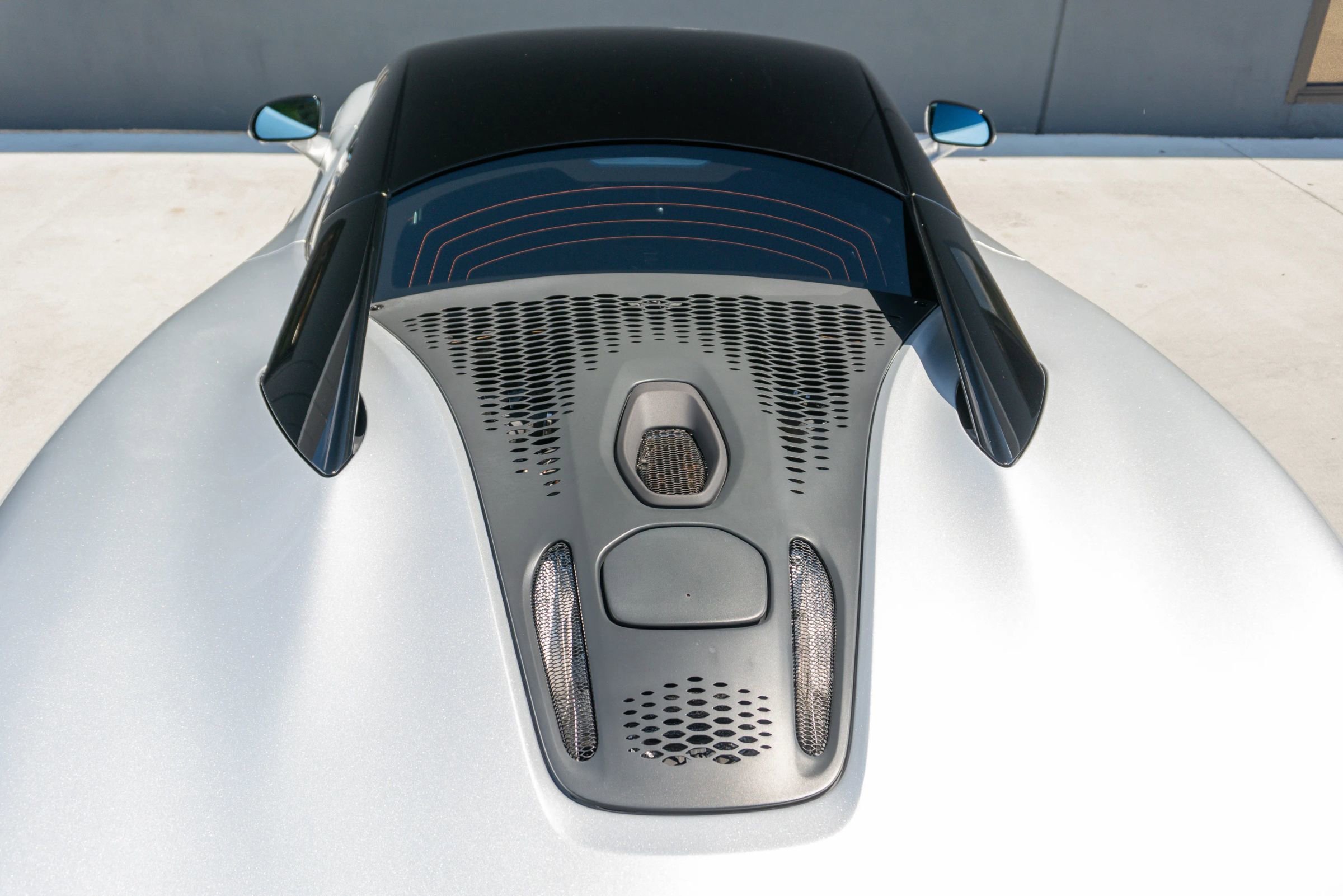 Used 2023 McLaren Artura RWD image 48