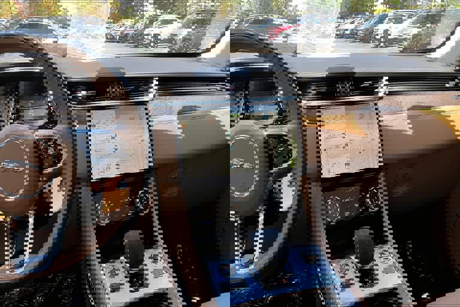 Used 2023 Jaguar F-PACE S AWD/4WD image 7