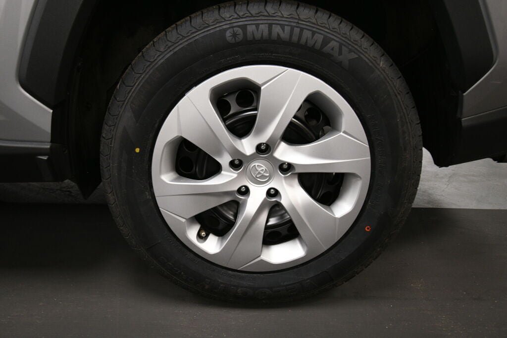 Certified 2025 Toyota RAV4 LE FWD image 30