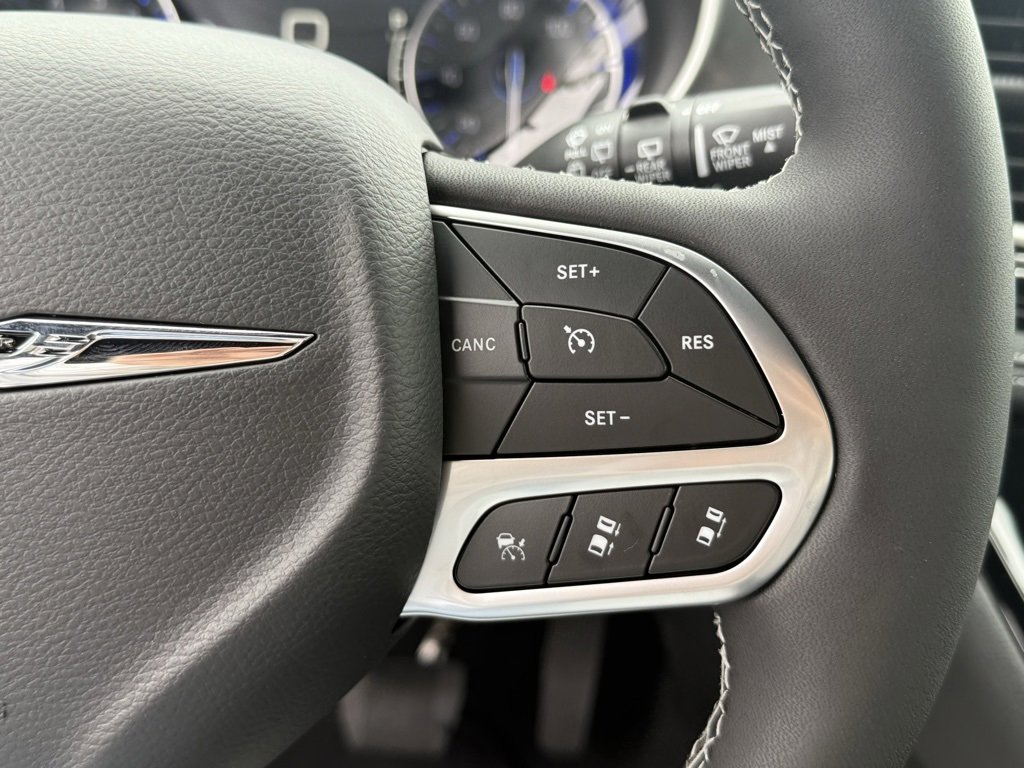 New 2026 Chrysler Pacifica Select image 21