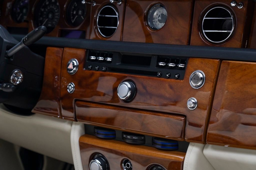 Used 2010 Rolls-Royce Phantom Drophead Coupe image 30