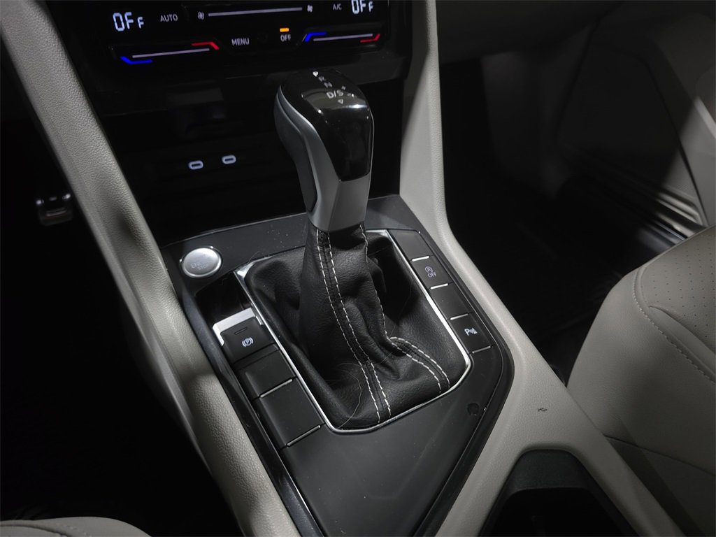 Used 2024 Volkswagen Tiguan SE R-Line image 24