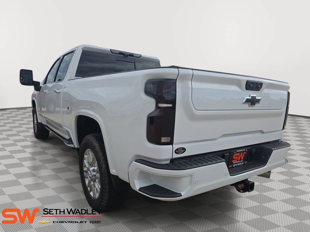 Used 2024 Chevrolet Silverado 2500 High Country w/ High Country Premium Package AWD/4WD image 5