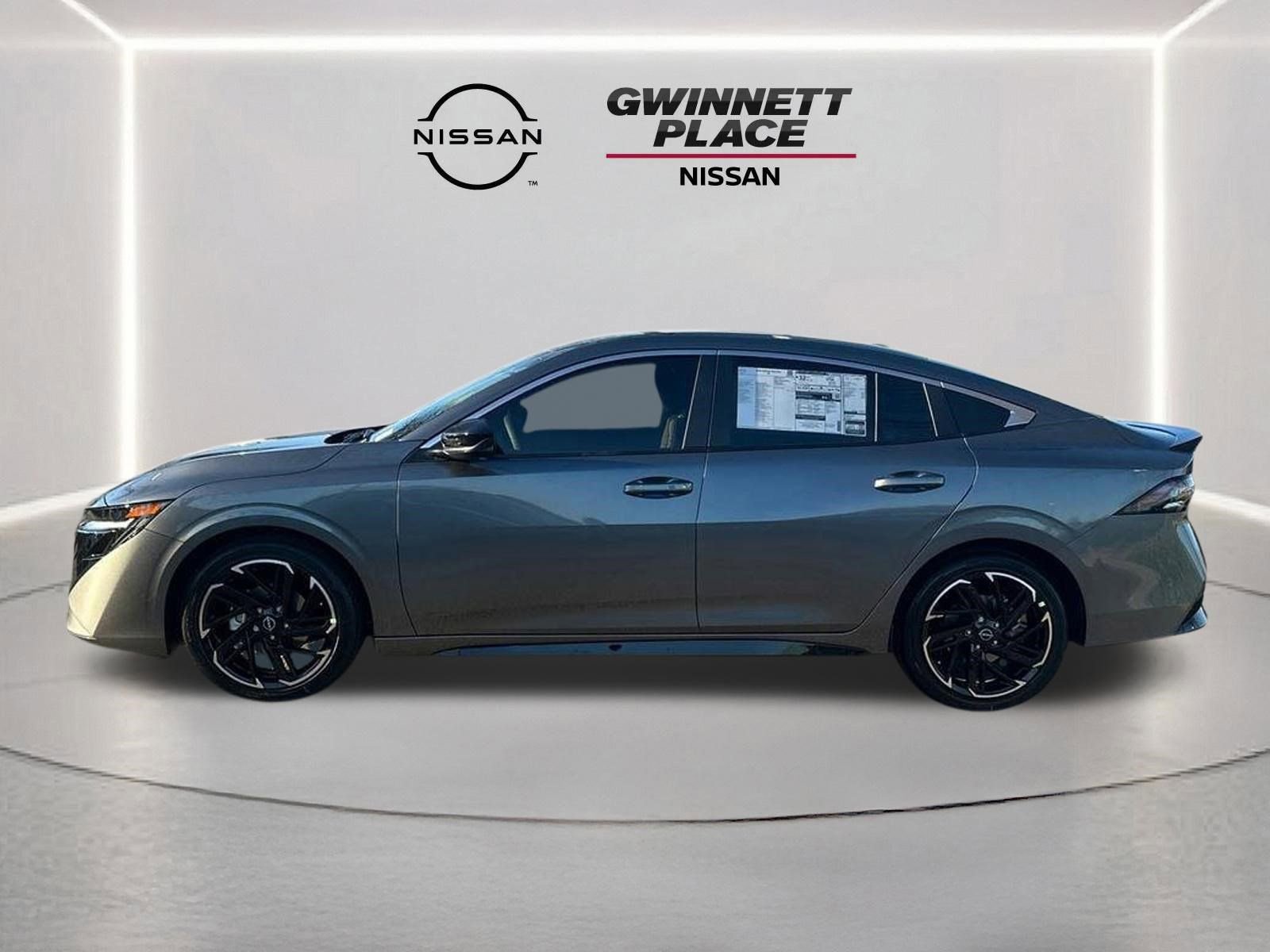 New 2026 Nissan Sentra SR w/ Floor Mat Package FWD image 8