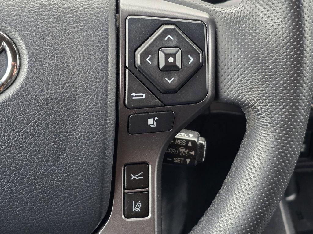 Used 2019 Toyota Tacoma TRD Off-Road w/ Technology Package AWD/4WD image 14