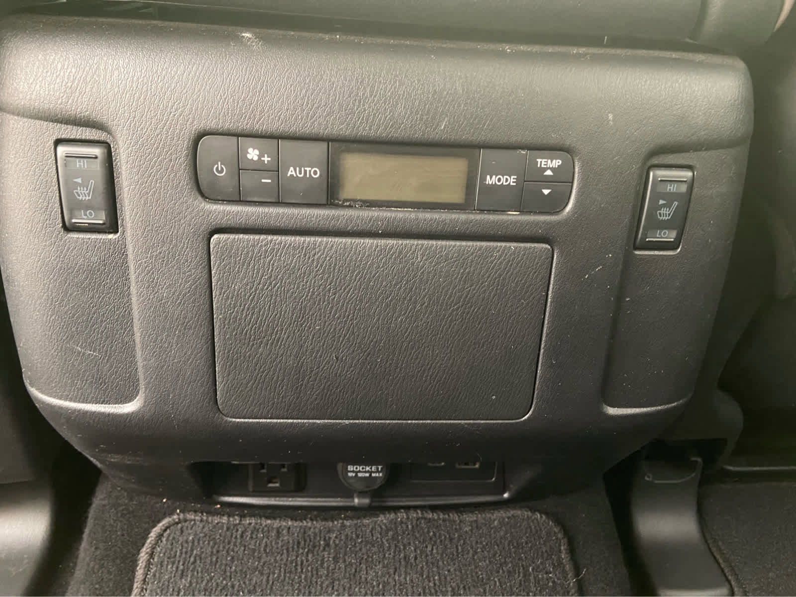 Used 2024 Nissan Armada Platinum w/ Captain's Chairs Package image 20