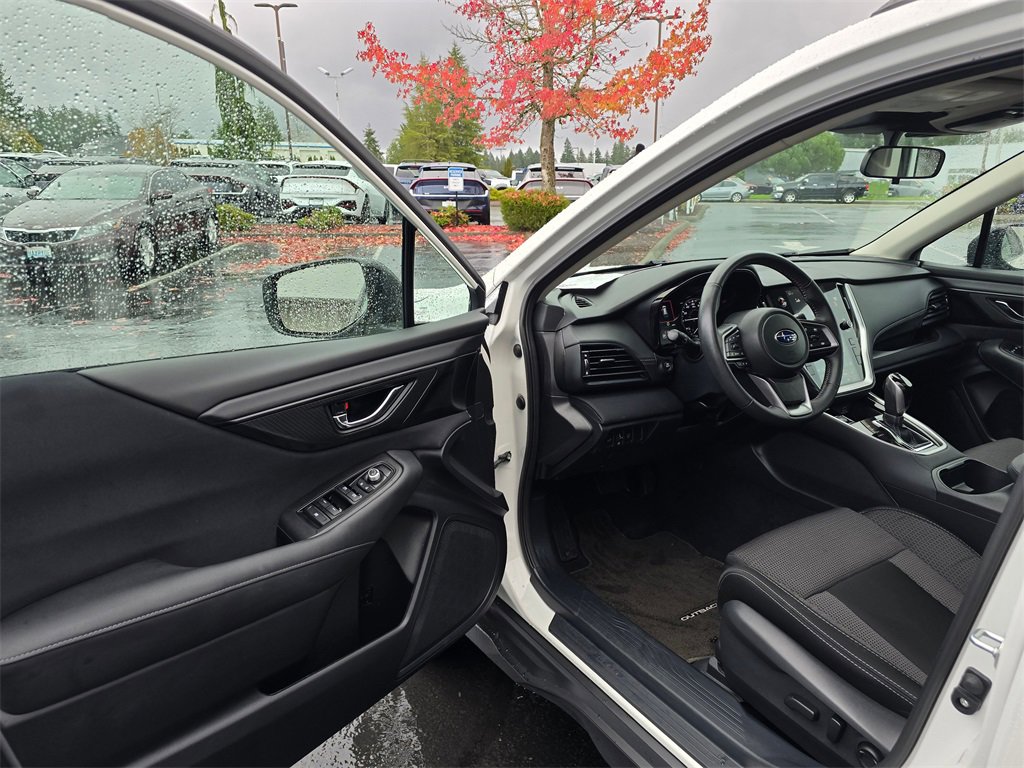 Used 2025 Subaru Outback Premium image 7