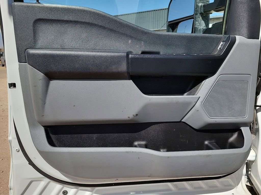 Used 2025 Ford F250 XL w/ XL Chrome Package image 18