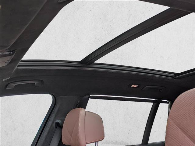 Used 2024 BMW X7 xDrive40i w/ M Sport Package AWD/4WD image 13