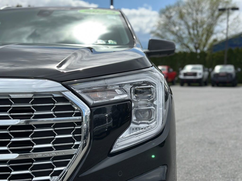 Used 2023 GMC Terrain Denali w/ Denali Premium Package AWD/4WD image 42