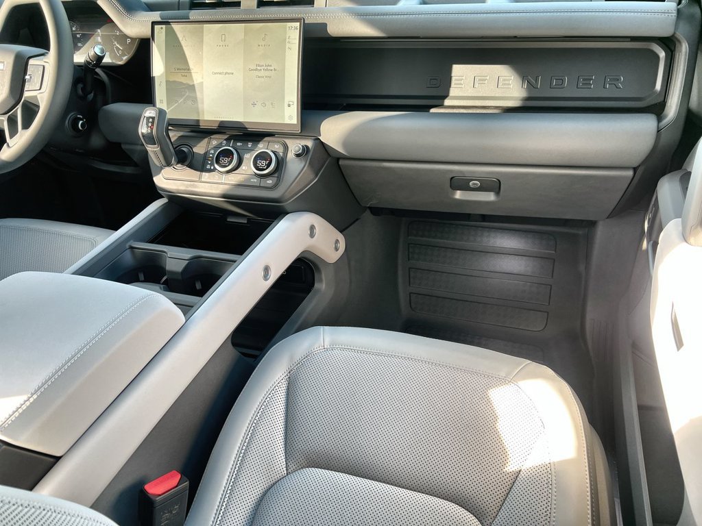 New 2026 Land Rover Defender 110 S AWD/4WD image 14